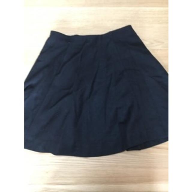 UNIQLO(ユニクロ)のブラックスカート\UNIQLO\上品 レディースのスカート(ひざ丈スカート)の商品写真