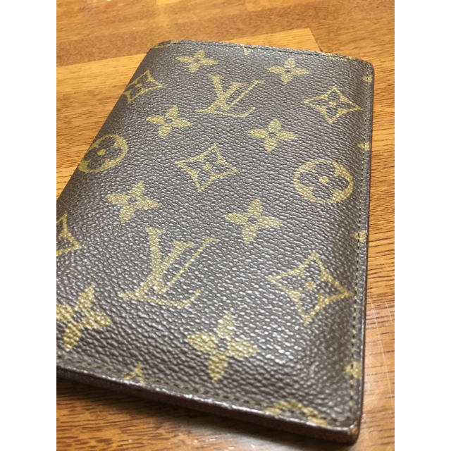 LOUIS VUITTON(ルイヴィトン)のルイヴィトン パスポートケース メンズのファッション小物(名刺入れ/定期入れ)の商品写真