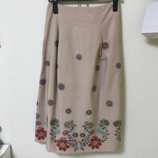 リリーブラウン(Lily Brown)のリリーブラウン刺繍スカート(ロングスカート)