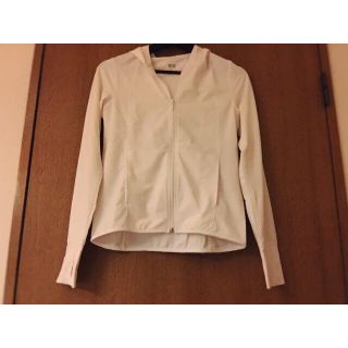 ユニクロ(UNIQLO)のUNIQLO/UVカット/メッシュ/白/パーカー/Sサイズ/新品/未使用品/美品(パーカー)