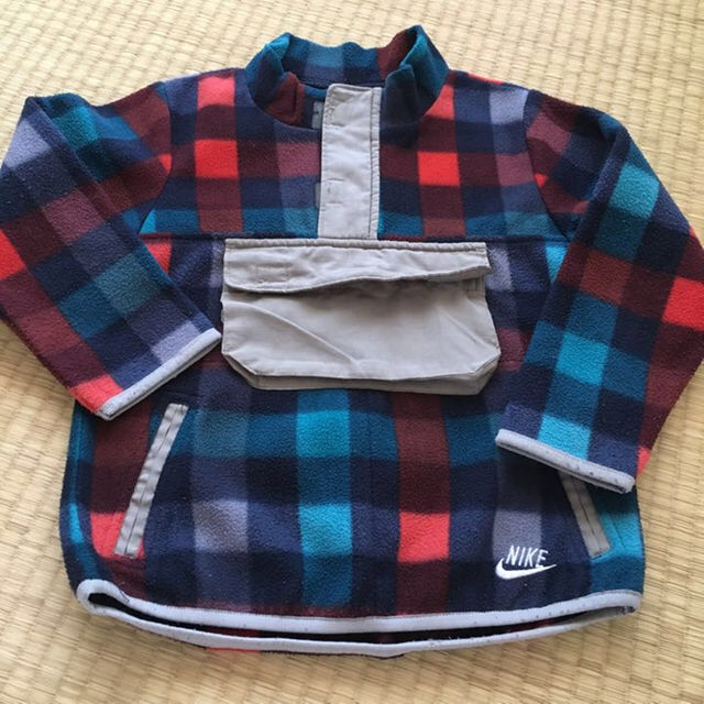 Fusen-Usagi(フーセンウサギ)の【tagfam様専用】NIKE上着 フリース キッズ/ベビー/マタニティのキッズ服男の子用(90cm~)(ジャケット/上着)の商品写真