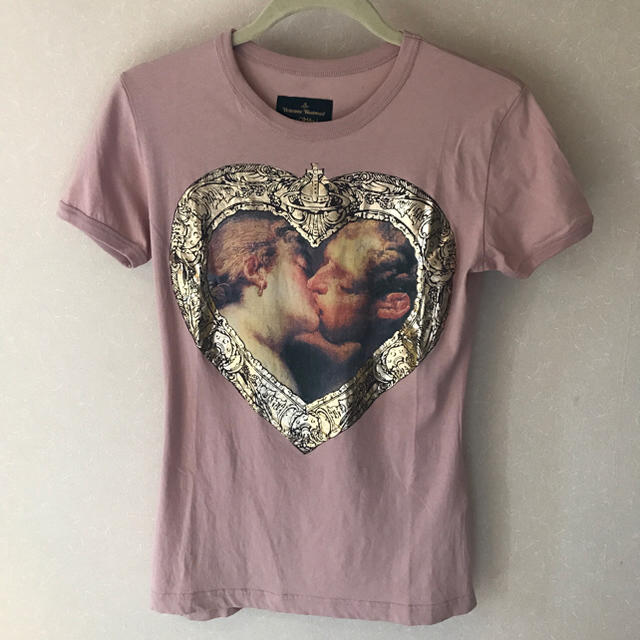 Vivienne Westwood(ヴィヴィアンウエストウッド)のVivienne Westwood 額縁 ハート ヘラクレス キス レディースのトップス(Tシャツ(半袖/袖なし))の商品写真