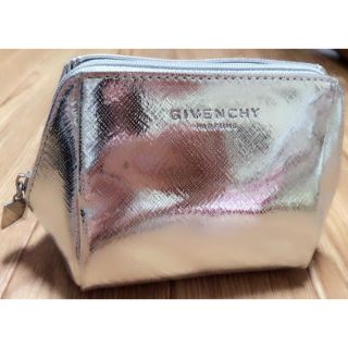 ジバンシィ(GIVENCHY)のジバンシィ❤︎ポーチ(ポーチ)