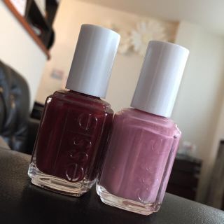 エッシー(Essie)のessieエッシー＊マニキュア2本セット送料込！(マニキュア)