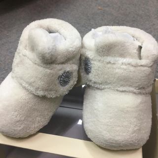 アグ(UGG)のUGG ベビーシューズ 11cm 新品 今年モデル！(その他)