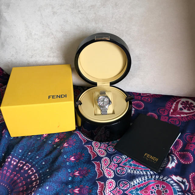 FENDI(フェンディ)の美品！フェンディ クレイジーカラット 腕時計 レディース ダイヤ  レディースのファッション小物(腕時計)の商品写真