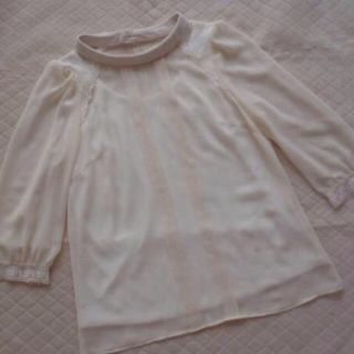 アプワイザーリッシェ(Apuweiser-riche)の13'アプ♡レーシー&シフォントップス白(シャツ/ブラウス(長袖/七分))