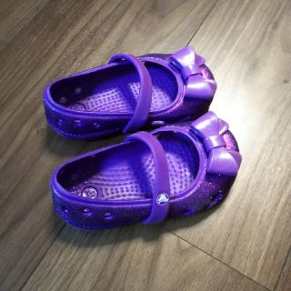 クロックス(crocs)のがちゃごちゃ様専用★クロックス c5 ラメ★サンダル(サンダル)