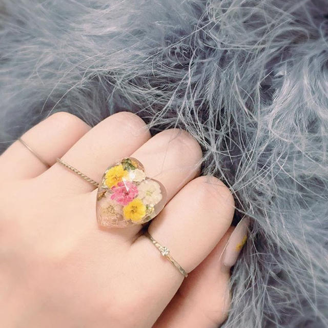 レジンハンドメイド♥フラワーリング ハンドメイドのアクセサリー(リング)の商品写真