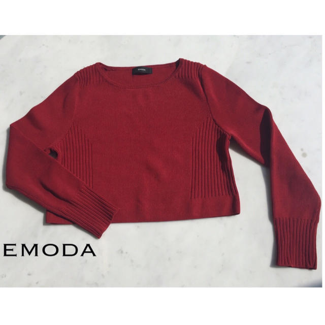 EMODA(エモダ)の美品 EMODA リブショートトップス レディースのトップス(カットソー(長袖/七分))の商品写真