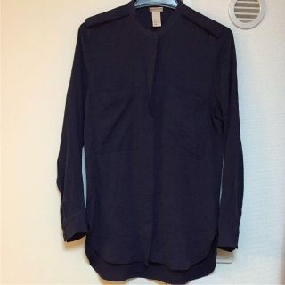 エイチアンドエム(H&M)のネイビーノーカラーシャツ(シャツ/ブラウス(長袖/七分))