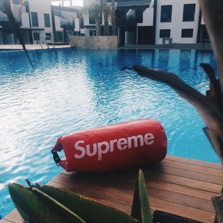 シュプリーム(Supreme)のお1人様限定 早い者勝ち SUPREME 5L Dry Sack(その他)