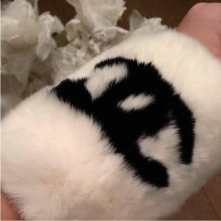 シャネル(CHANEL)の美品 シャネル ラパン アームウォーマー ♡(手袋)