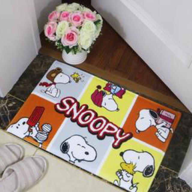 SNOOPY(スヌーピー)のスヌーピー SNOOPY バスマット 玄関マット 犬 わんちゃん インテリア/住まい/日用品のラグ/カーペット/マット(玄関マット)の商品写真