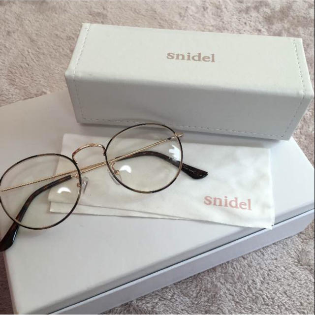 SNIDEL(スナイデル)のsnidel べっこう柄 伊達メガネ レディースのファッション小物(サングラス/メガネ)の商品写真