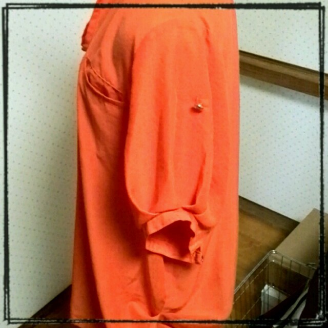 JEANASIS(ジーナシス)のジーナシス オレンジ ブラウス レディースのトップス(シャツ/ブラウス(半袖/袖なし))の商品写真