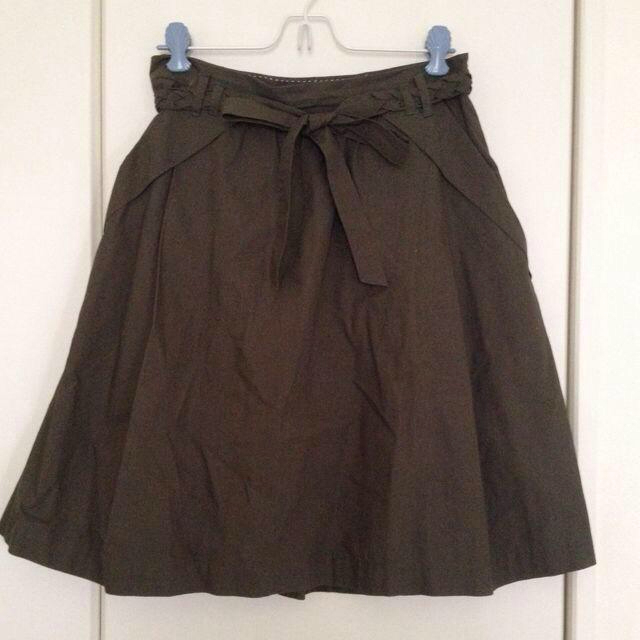 Anthropologie(アンソロポロジー)のリボンスカート グリーン レディースのスカート(ひざ丈スカート)の商品写真