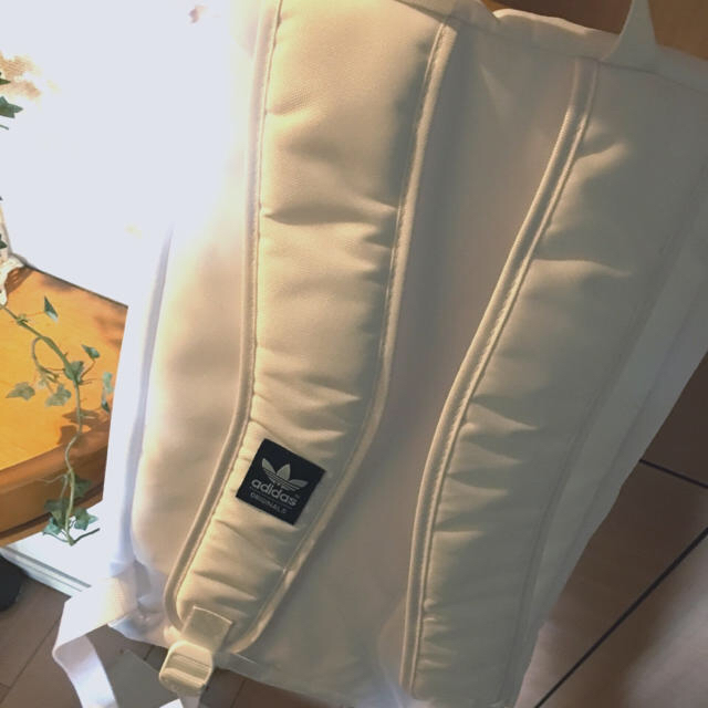 adidas(アディダス)の【最安価】adidas originalsリュック ホワイト メンズのバッグ(バッグパック/リュック)の商品写真