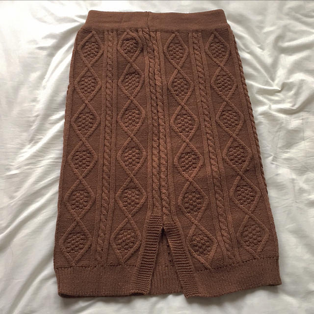 SPINNS(スピンズ)のケーブル 編み ニット タイトスカート レディースのスカート(ひざ丈スカート)の商品写真
