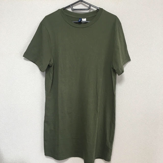 エイチアンドエム(H&M)のカーキ 無地 Tシャツ H&M(Tシャツ(半袖/袖なし))