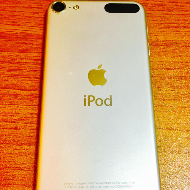 iPod touch(アイポッドタッチ)のipodtouch5 16GB 美品 スマホ/家電/カメラのオーディオ機器(ポータブルプレーヤー)の商品写真