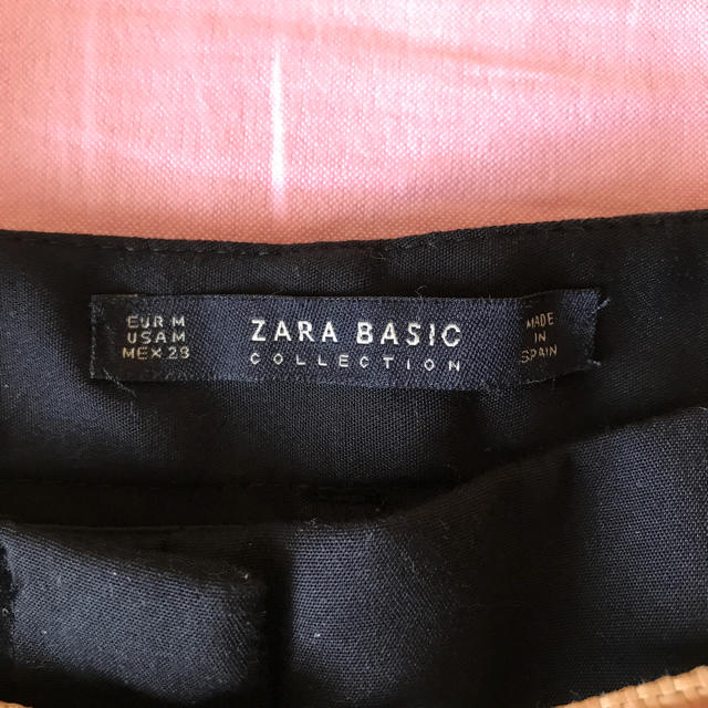 ZARA(ザラ)のzara 新作 黒 ショートパンツ レディースのパンツ(ショートパンツ)の商品写真