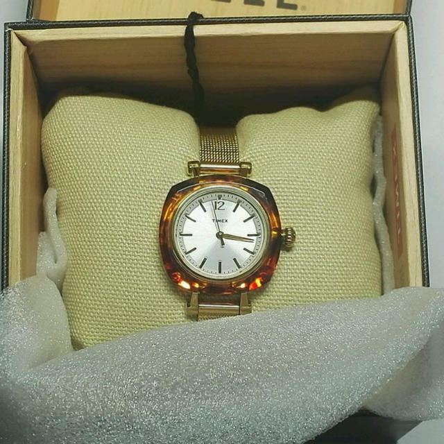 TIMEX(タイメックス)のGold watch レディースのファッション小物(腕時計)の商品写真