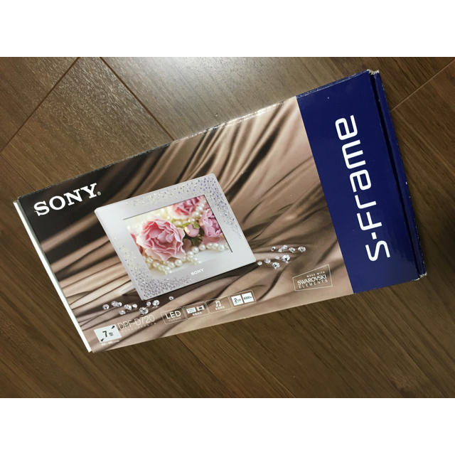 SONY(ソニー)のSONY デジタルフォトフレーム(スワロフスキー付き) インテリア/住まい/日用品のインテリア小物(フォトフレーム)の商品写真