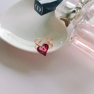 スワロフスキー(SWAROVSKI)のアンティークピンクSWAROVSKIのハートのビジューのクロスリング(リング)