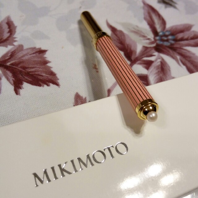 MIKIMOTO(ミキモト)の『ちち☆_かか様専用ページ』♡新品・未使用♡ ミキモトリップブラシ コスメ/美容のベースメイク/化粧品(その他)の商品写真