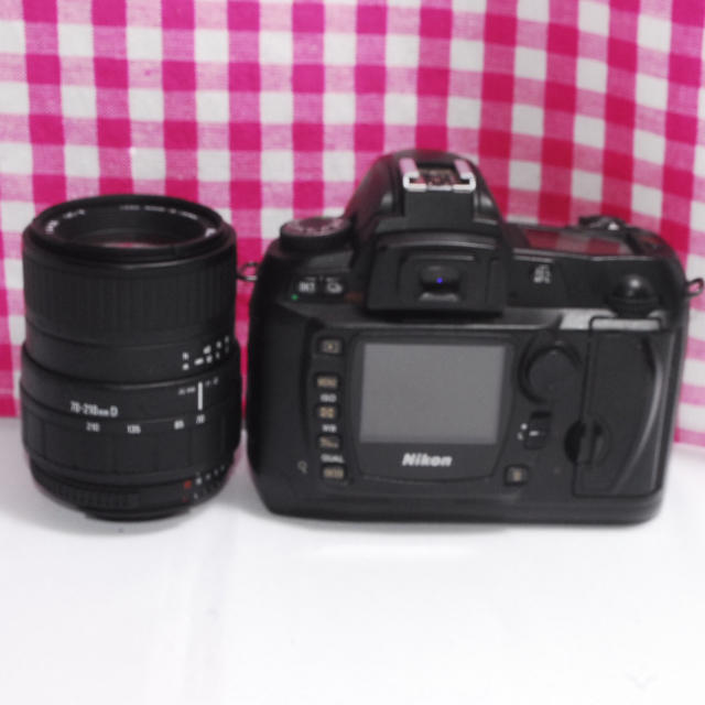 Nikon(ニコン)の❤大切な日々を綺麗に残したい❤ Nikon D70 レンズキット スマホ/家電/カメラのカメラ(デジタル一眼)の商品写真