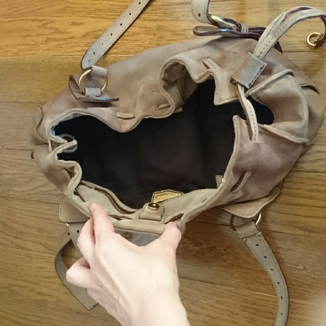 miumiu(ミュウミュウ)の正規品 ミュウミュウ ショルダーバック レディースのバッグ(ショルダーバッグ)の商品写真