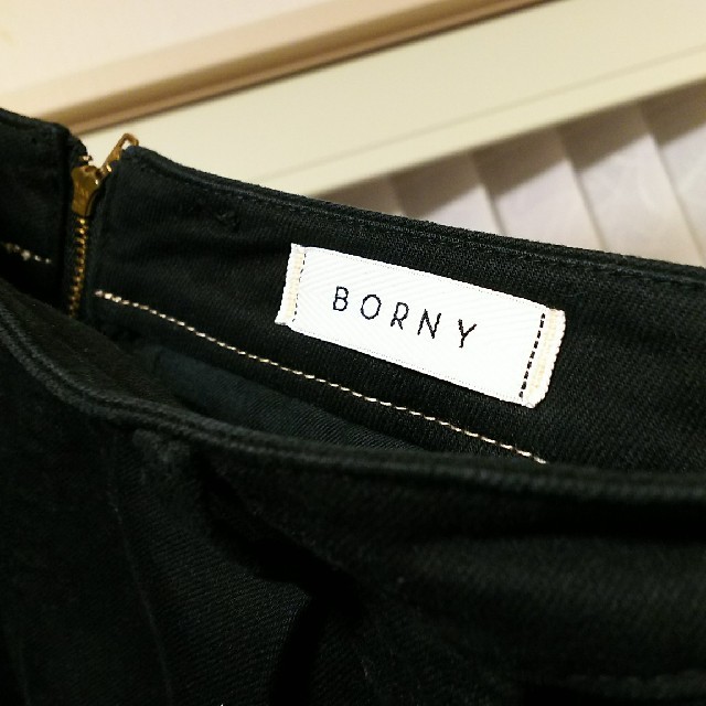 BORNY(ボルニー)のBORNY☆タイトスカート 黒 レディースのスカート(ひざ丈スカート)の商品写真