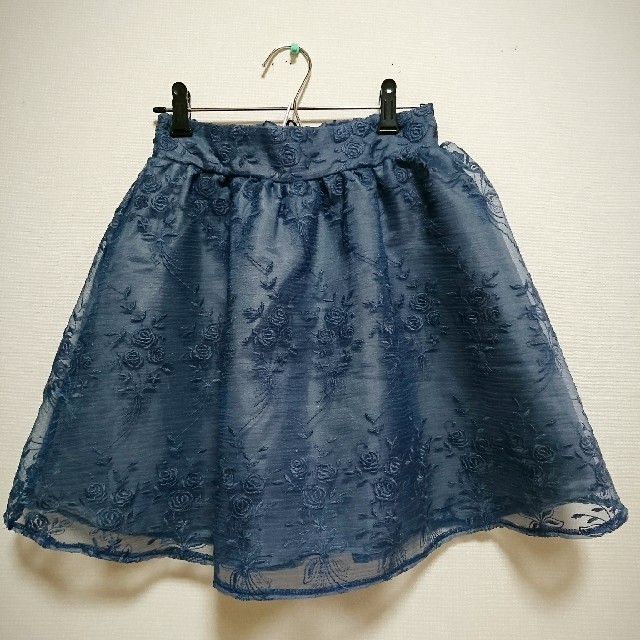 one after another NICE CLAUP(ワンアフターアナザーナイスクラップ)のNICE CLAUP オーガンジー刺繍スカート レディースのスカート(ミニスカート)の商品写真