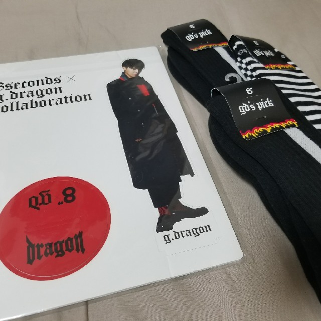 8seconds(エイトセカンズ)の非販売 g-dragon 着用gdコラボ 靴下三足付き レディースのアクセサリー(ネックレス)の商品写真