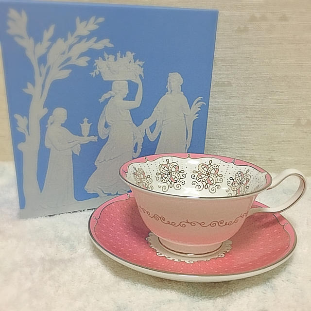 WEDGWOOD(ウェッジウッド)のWEDGWOOD カップ アンド ソーサー インテリア/住まい/日用品のキッチン/食器(グラス/カップ)の商品写真