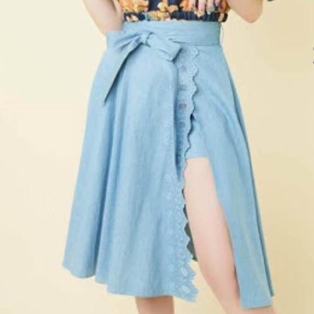dazzlin(ダズリン)のダズリン♡スカラップ刺繍ダンガリースカート レディースのスカート(ロングスカート)の商品写真