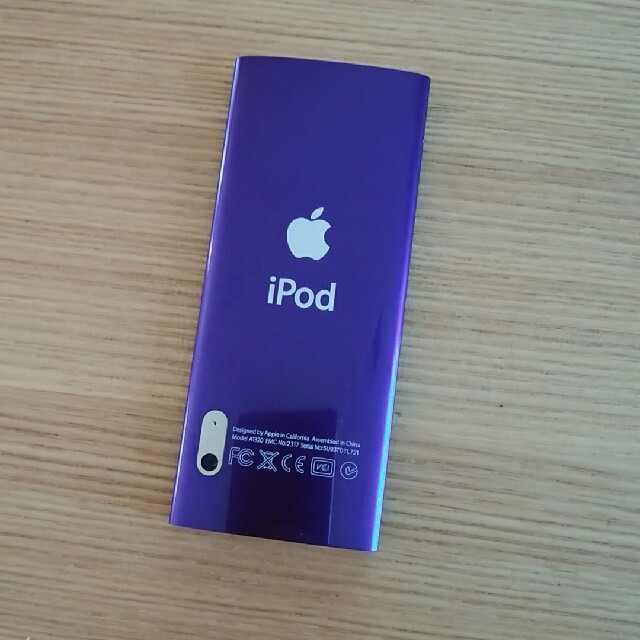 iPhone(アイフォーン)のiPod  nano 8GB スマホ/家電/カメラのオーディオ機器(ポータブルプレーヤー)の商品写真