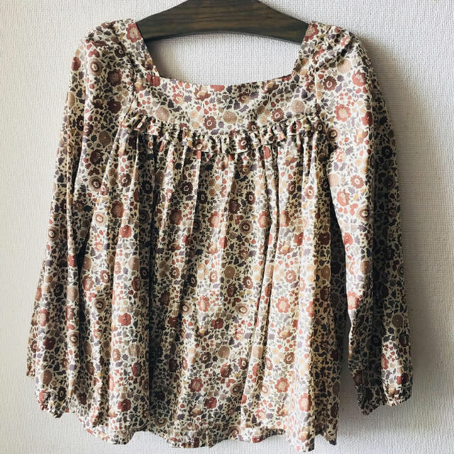 BONTON ボントン リバティブラウス 8Y キッズ/ベビー/マタニティのキッズ服女の子用(90cm~)(ブラウス)の商品写真