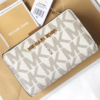 マイケルコース(Michael Kors)の人気 マイケルコース JET SET TRAVEL 二つ折り財布 バニラ新品本物(財布)