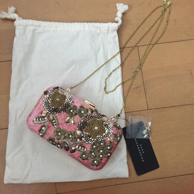 Zara 新品 Zara クラッチバック ハンドバッグ 刺繍 ビジュー ベロア ピンクの通販 By Anna ザラならラクマ