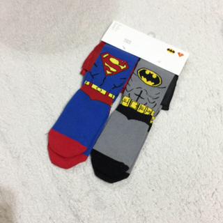 エイチアンドエム(H&M)のスーパーマン バットマン  くつ下  ソックス 二足セット(靴下/タイツ)