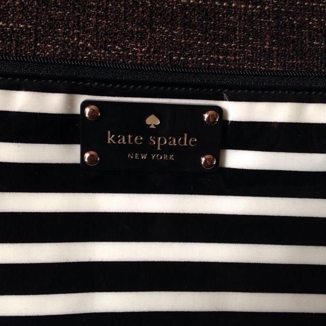 kate spade new york(ケイトスペードニューヨーク)のkate spade クラッチポーチ レディースのバッグ(ハンドバッグ)の商品写真