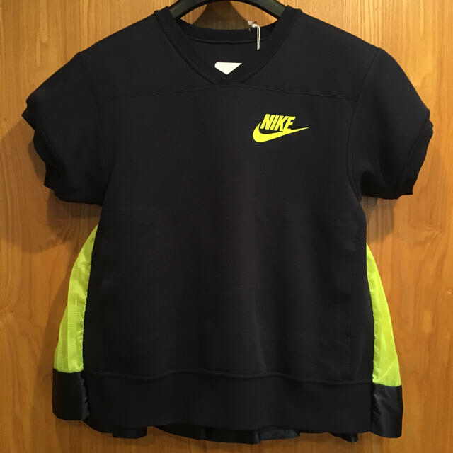 sacai(サカイ)の新品未使用 レアsacai  ✖︎nike レディースのトップス(カットソー(半袖/袖なし))の商品写真