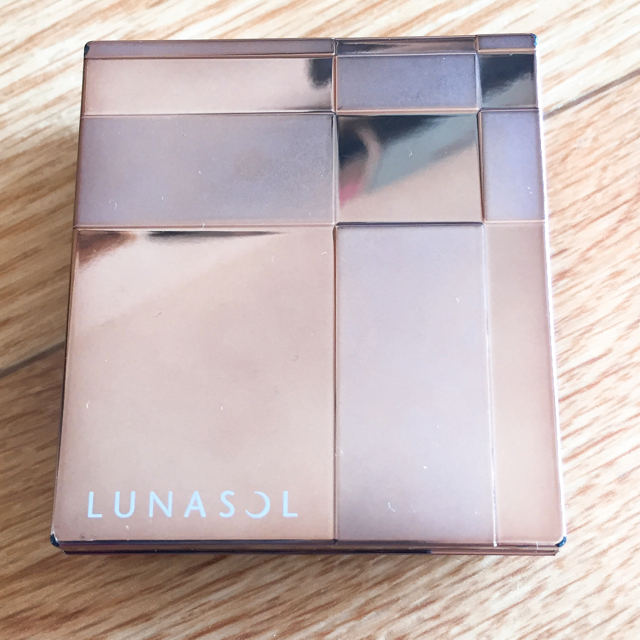 LUNASOL(ルナソル)の美品✩︎⡱ルナソル★フェイスパウダー コスメ/美容のベースメイク/化粧品(フェイスパウダー)の商品写真