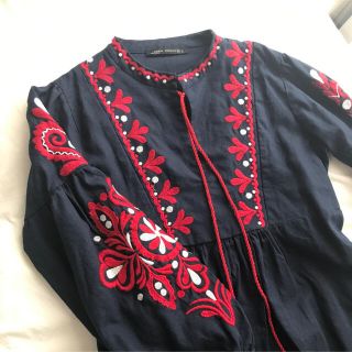 ザラ(ZARA)のZARA エスニック刺繍ワンピース☆辺見えみりさん着用(ひざ丈ワンピース)