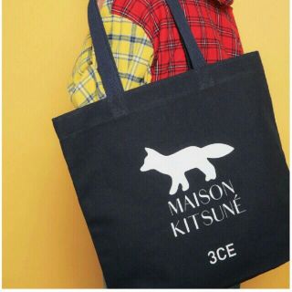 メゾンキツネ(MAISON KITSUNE')の新品！メゾンキツネ コラボトート(トートバッグ)