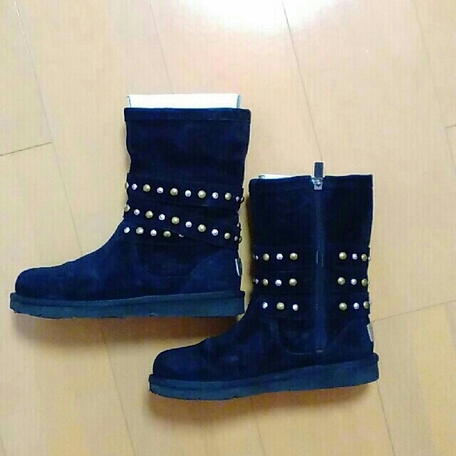 UGG  スタッズ　ムートンブーツ　サイズ6