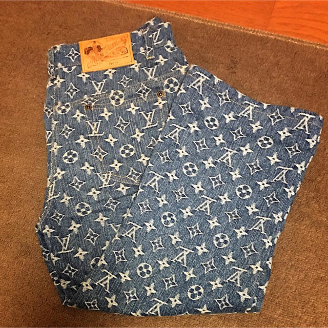 LOUIS VUITTON(ルイヴィトン)の※kei様専用※LOUIS  VUITTONモノグラムデニムパンツ レディースのパンツ(デニム/ジーンズ)の商品写真