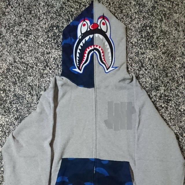 トップス激レア！BAPE×UNDEFEATED ピエロシャークパーカー